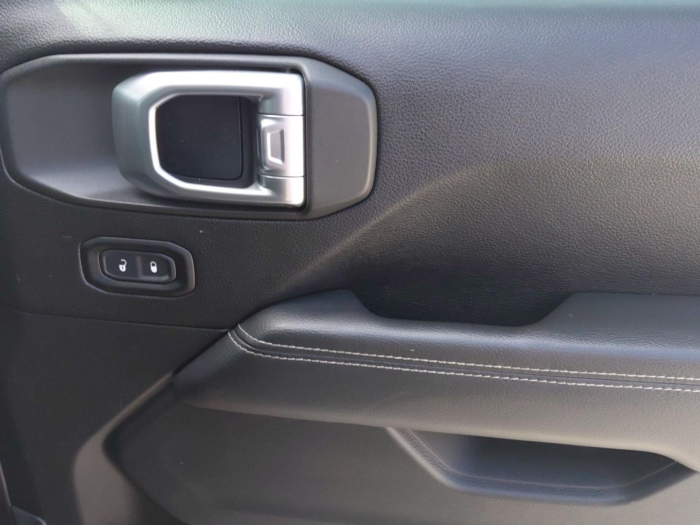 2019 Jeep Wrangler Unlimited Sahara 14