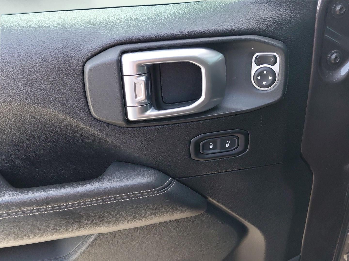 2019 Jeep Wrangler Unlimited Sahara 23