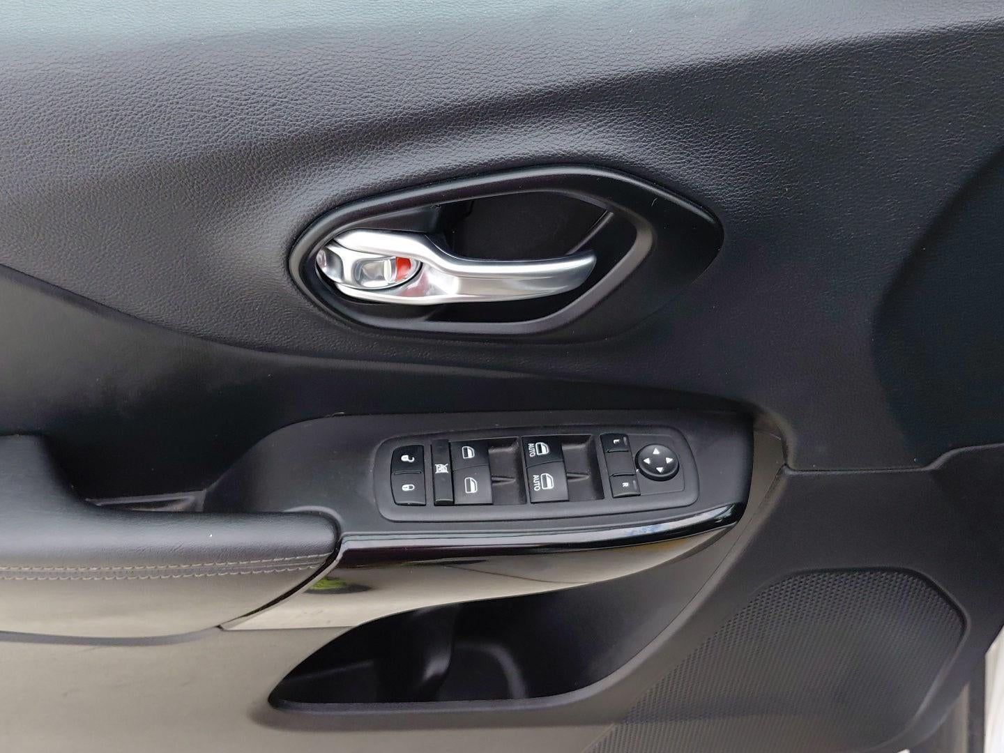 2023 Jeep Cherokee Altitude Lux 25
