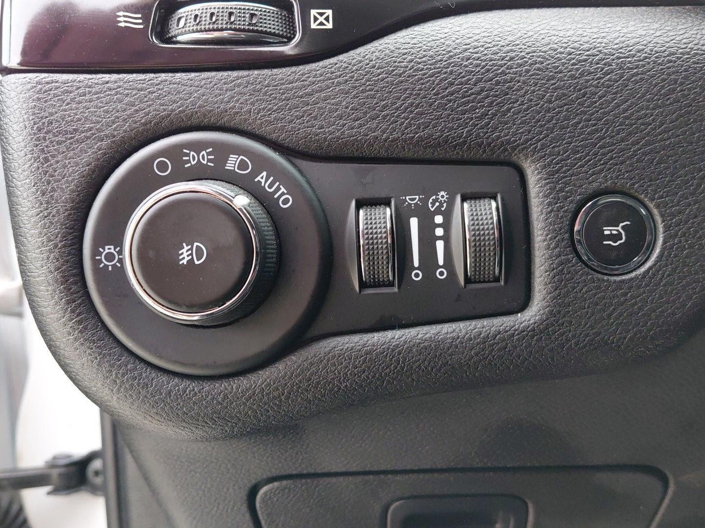 2023 Jeep Cherokee Altitude Lux 26
