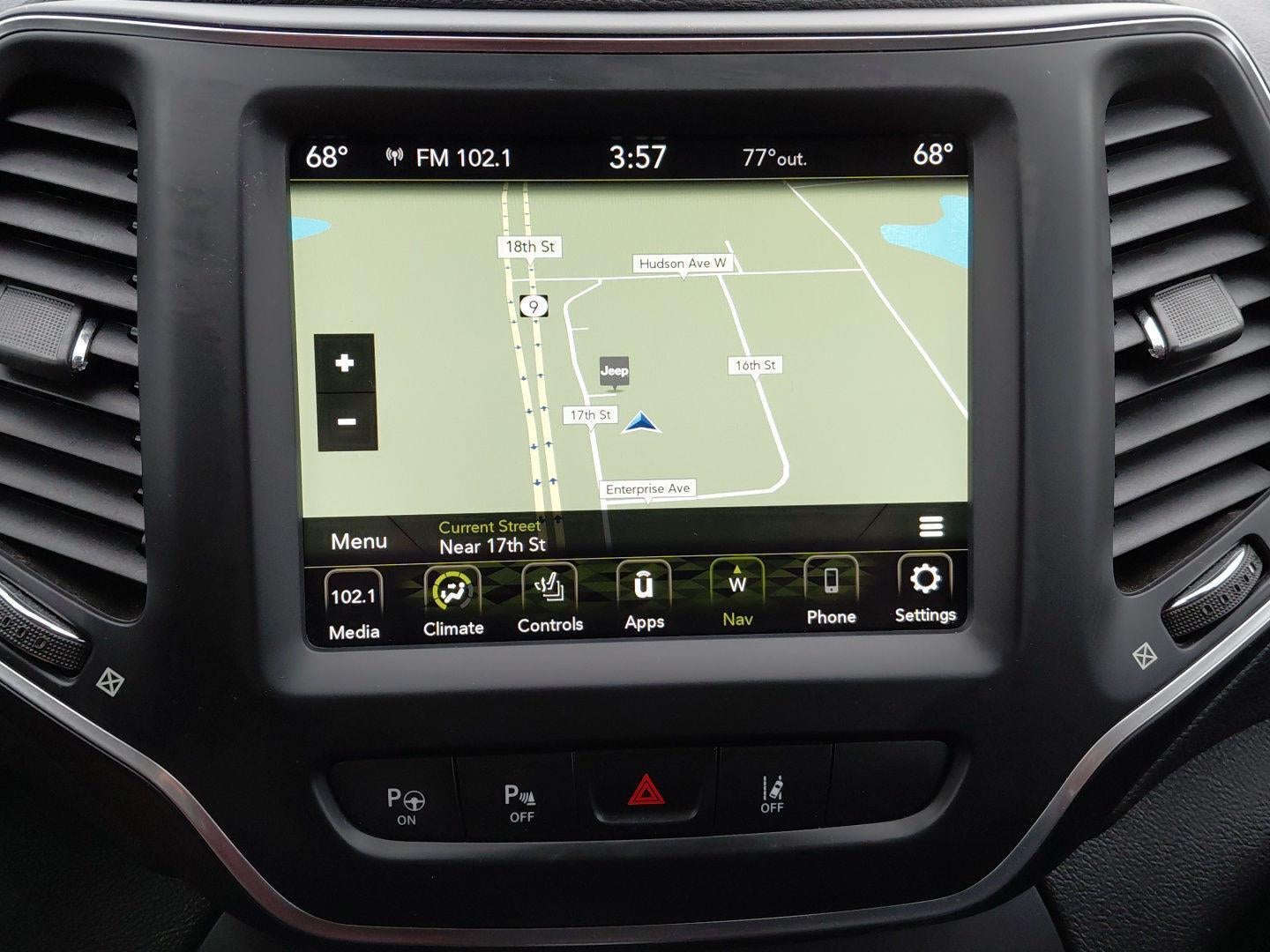 2023 Jeep Cherokee Altitude Lux 30