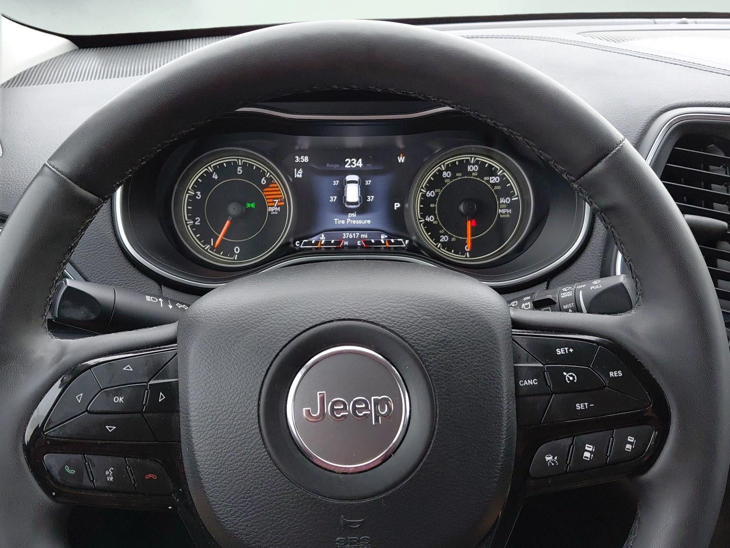 2023 Jeep Cherokee Altitude Lux 36