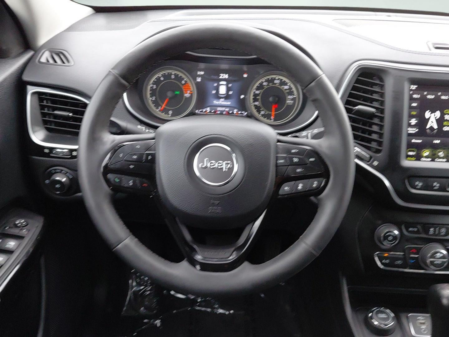 2023 Jeep Cherokee Altitude Lux 40