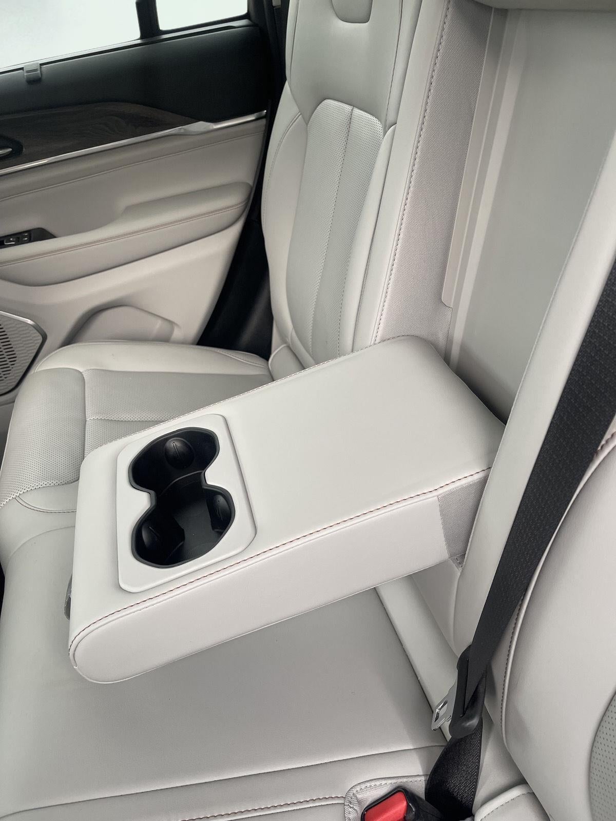 2022 Jeep Grand Cherokee Overland 22