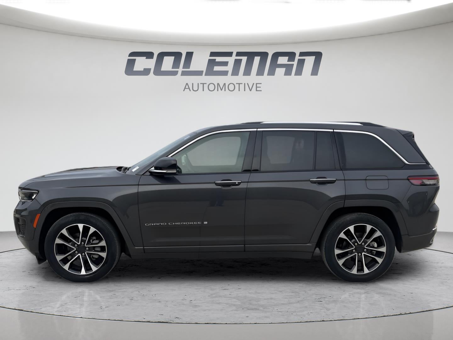2022 Jeep Grand Cherokee Overland 27