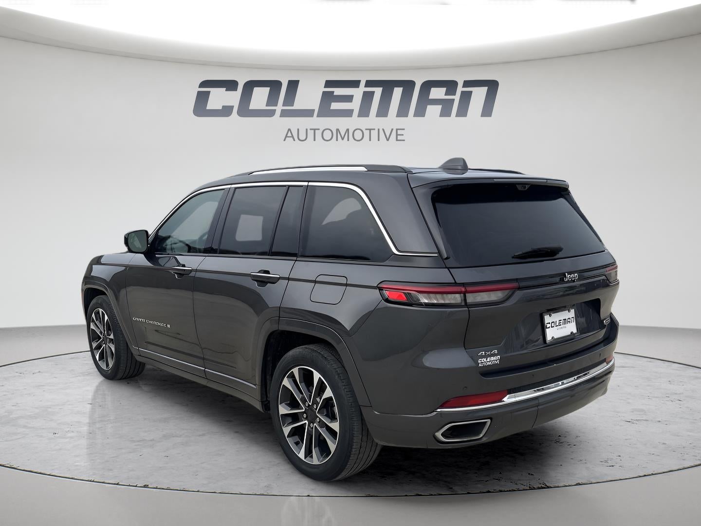 2022 Jeep Grand Cherokee Overland 28