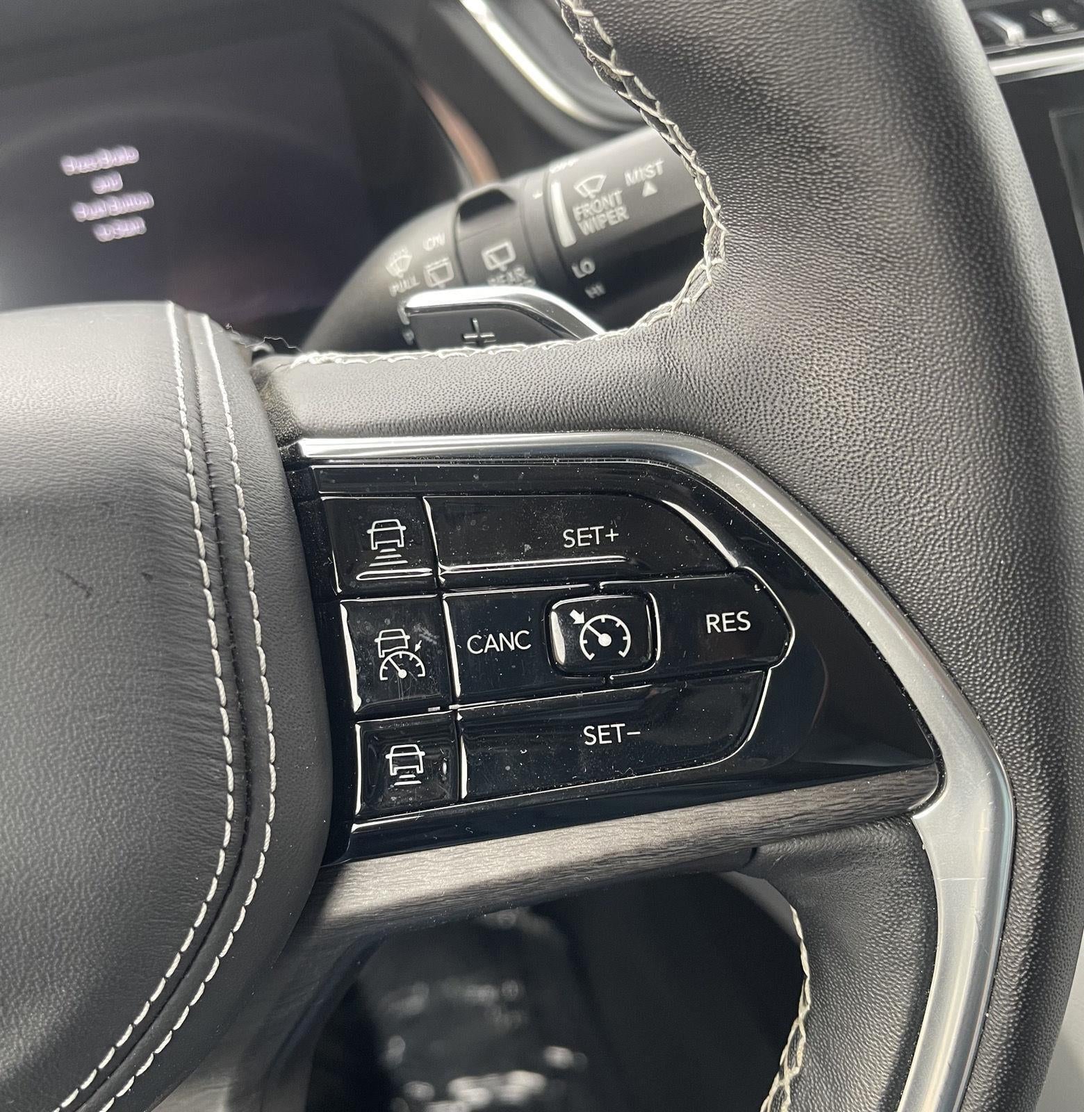 2022 Jeep Grand Cherokee Overland 6