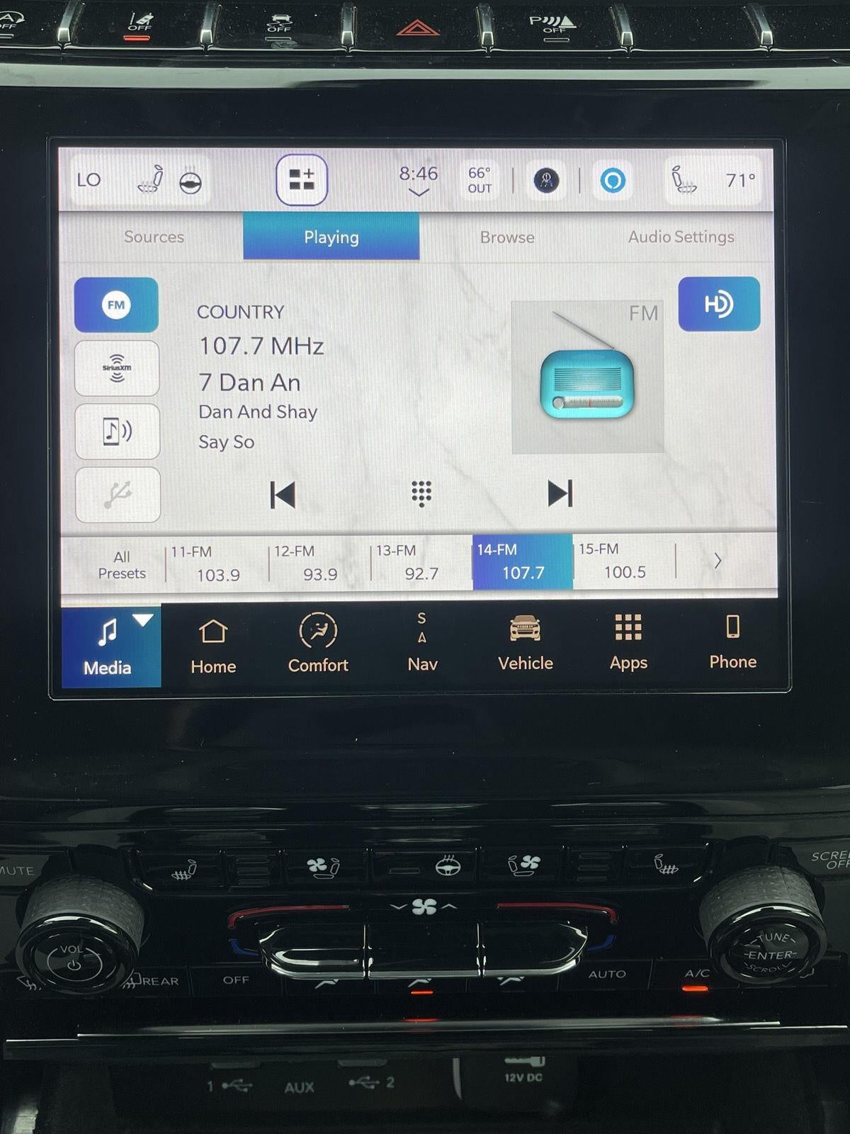 2022 Jeep Grand Cherokee Overland 7