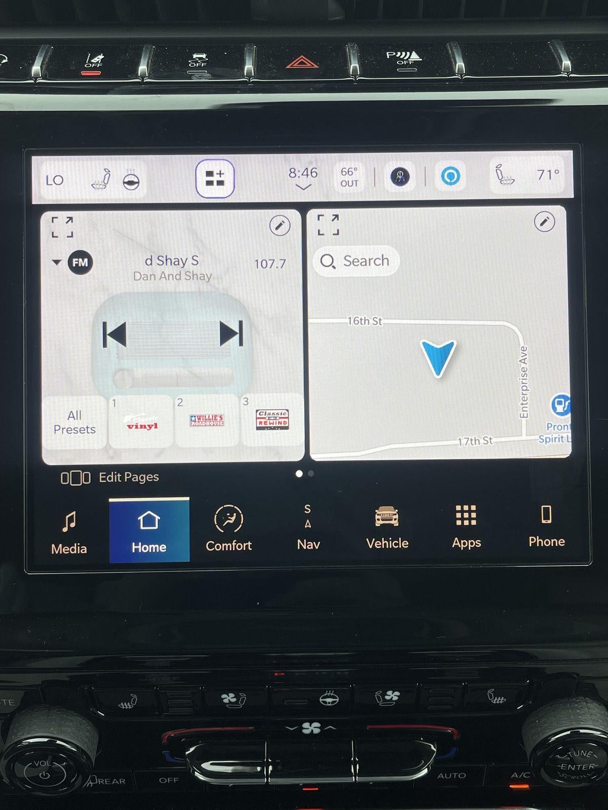 2022 Jeep Grand Cherokee Overland 8