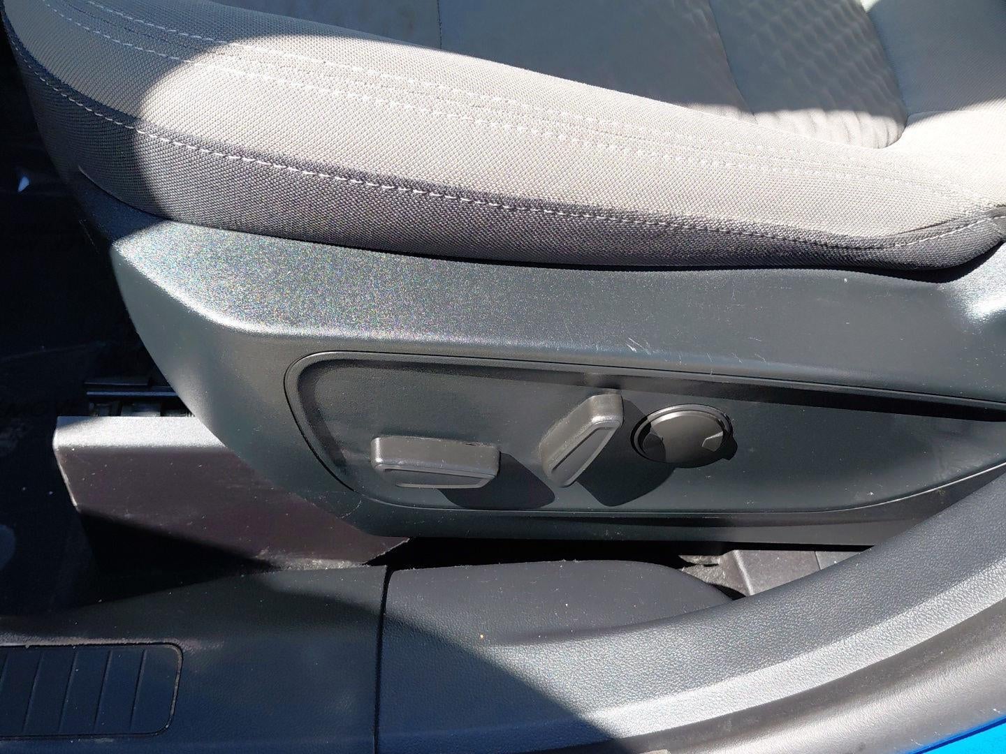 2020 Ford Escape SE 24