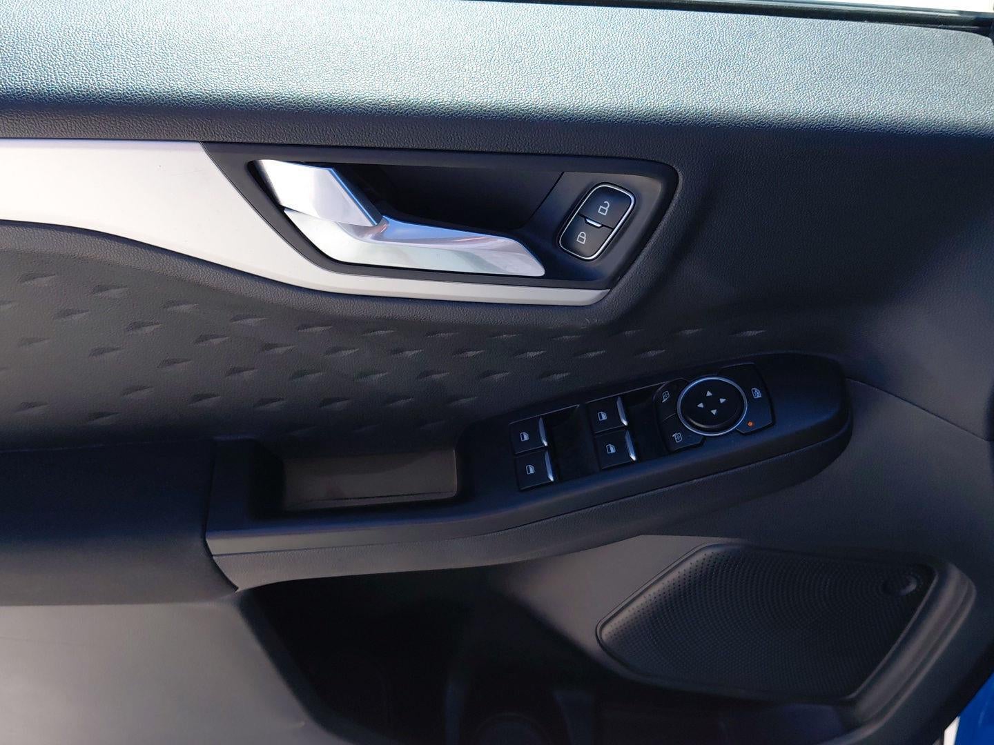 2020 Ford Escape SE 25