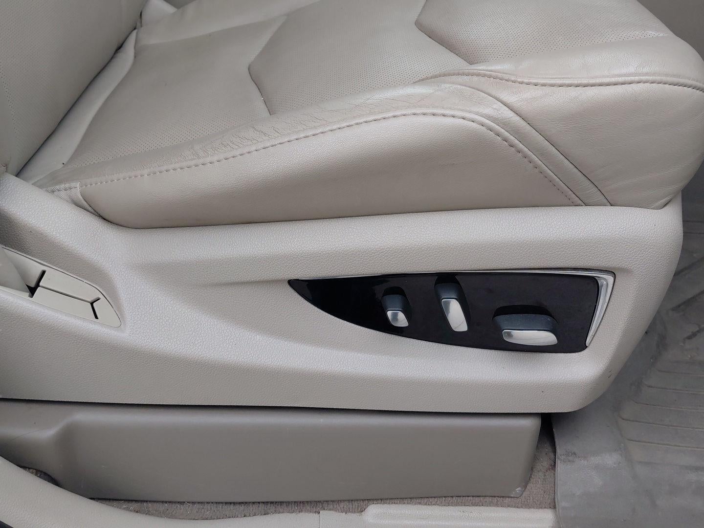 2016 Cadillac Escalade Luxury Collection