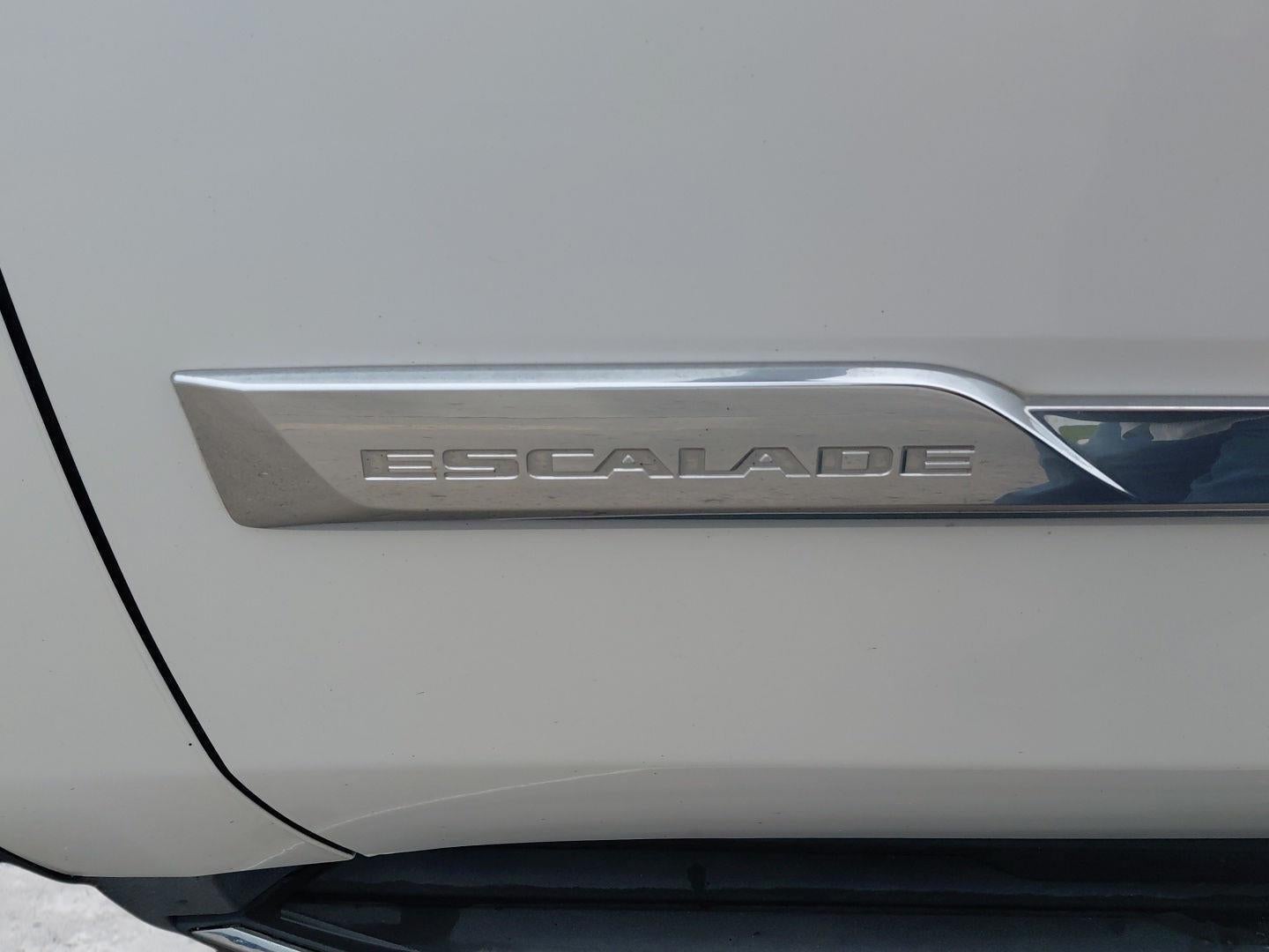 2016 Cadillac Escalade Luxury Collection