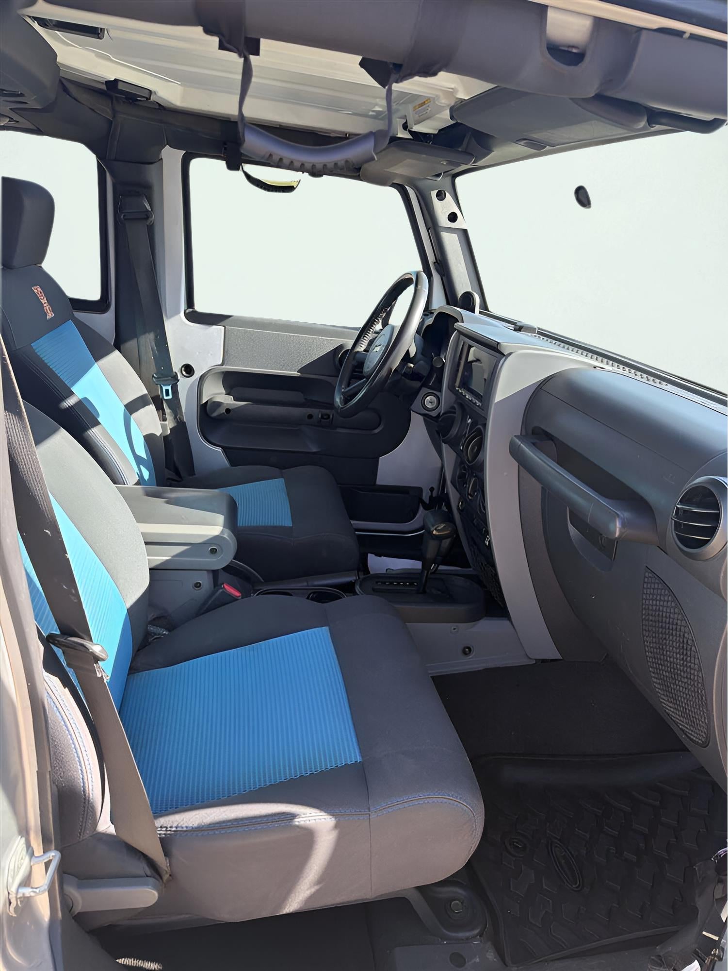2010 Jeep Wrangler Unlimited Islander 14