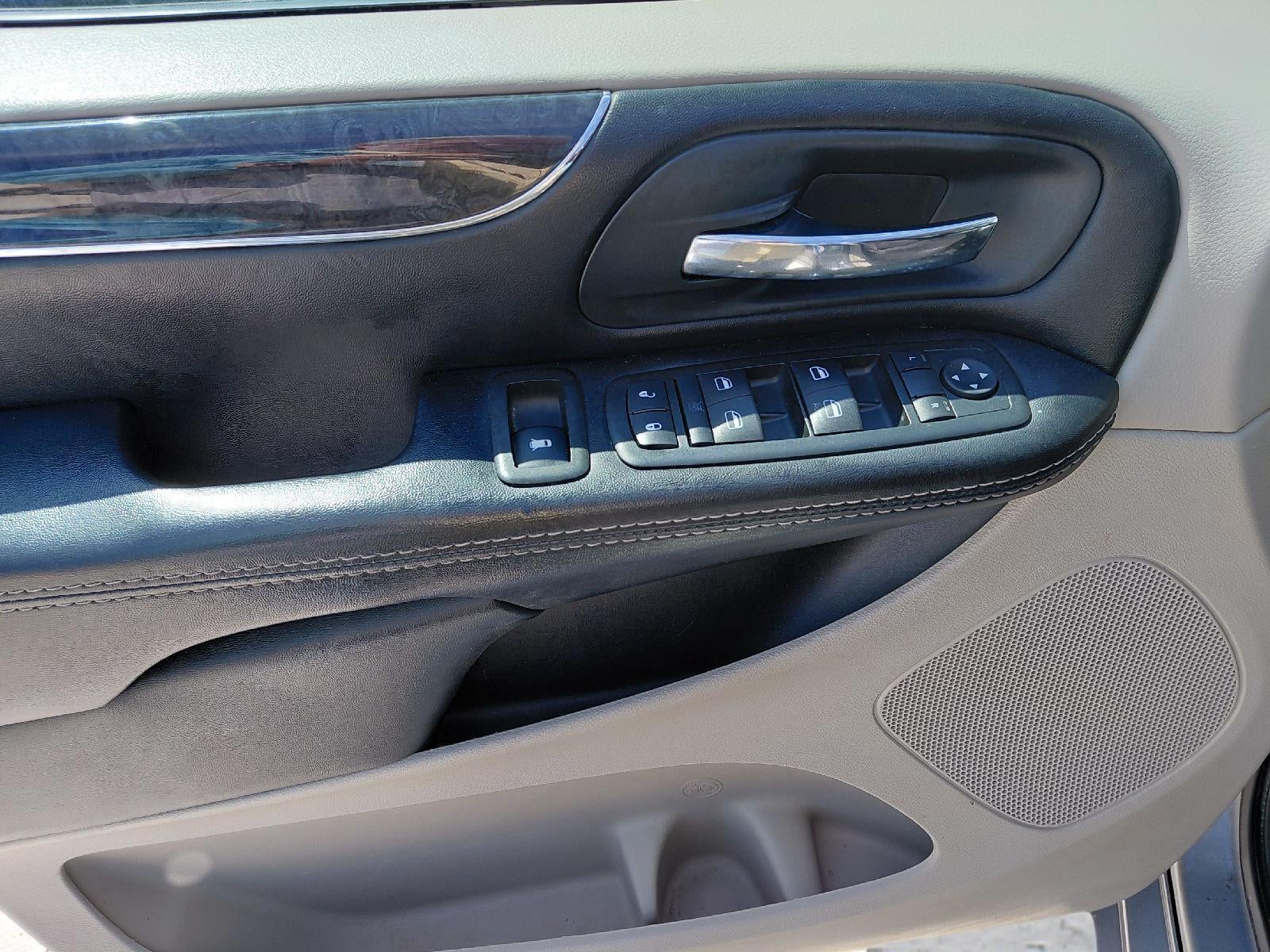 2015 Chrysler Town & Country Touring