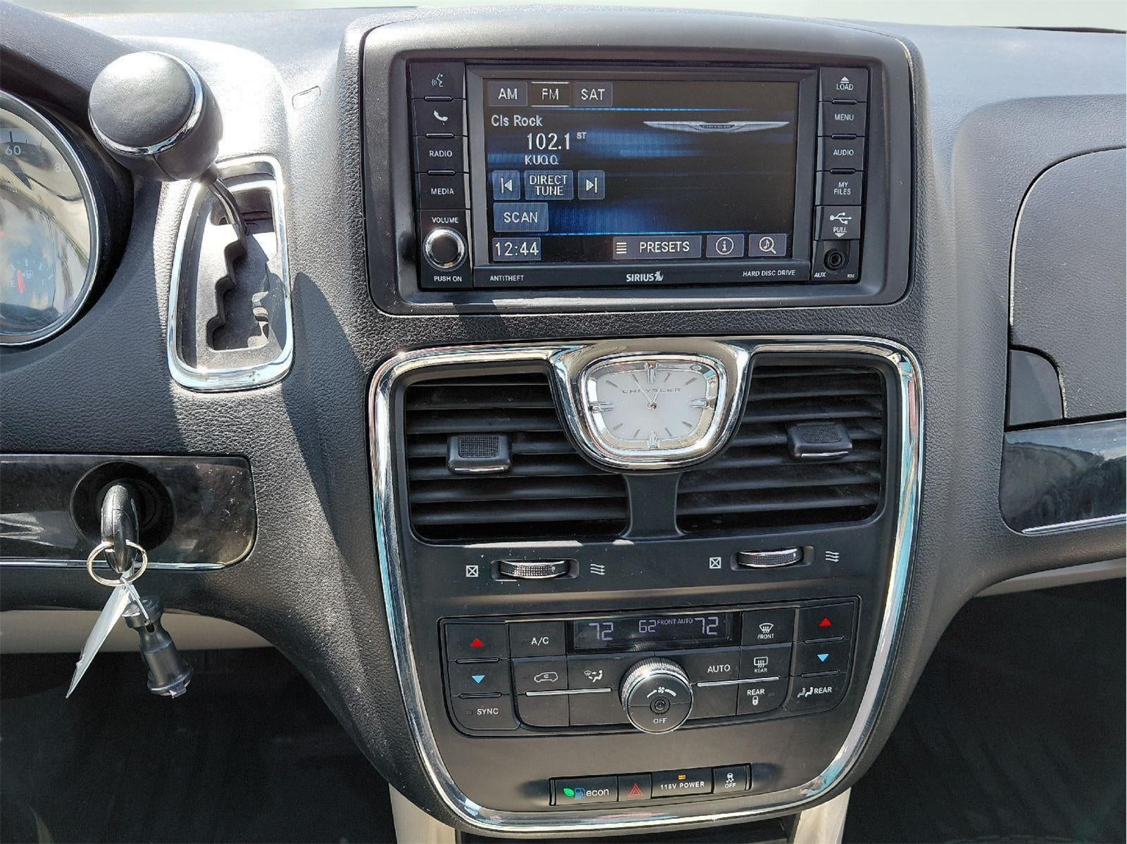 2015 Chrysler Town & Country Touring