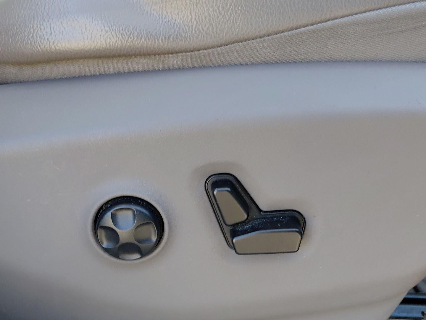 2017 Chrysler Pacifica Touring L Plus 13