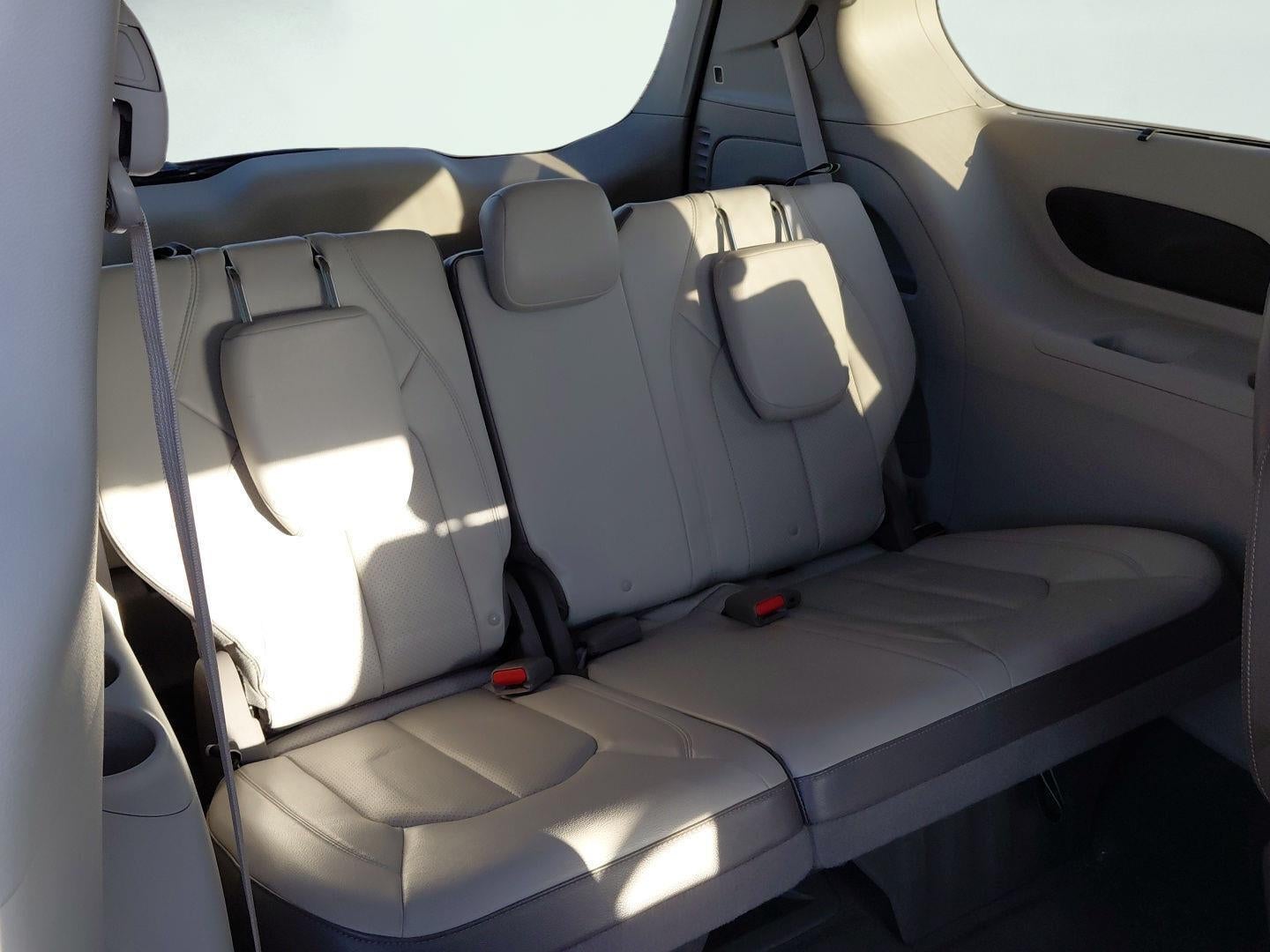 2017 Chrysler Pacifica Touring L Plus 21