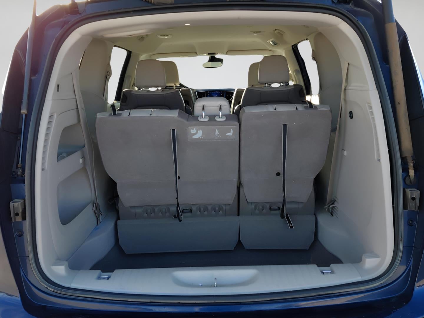 2017 Chrysler Pacifica Touring L Plus 22