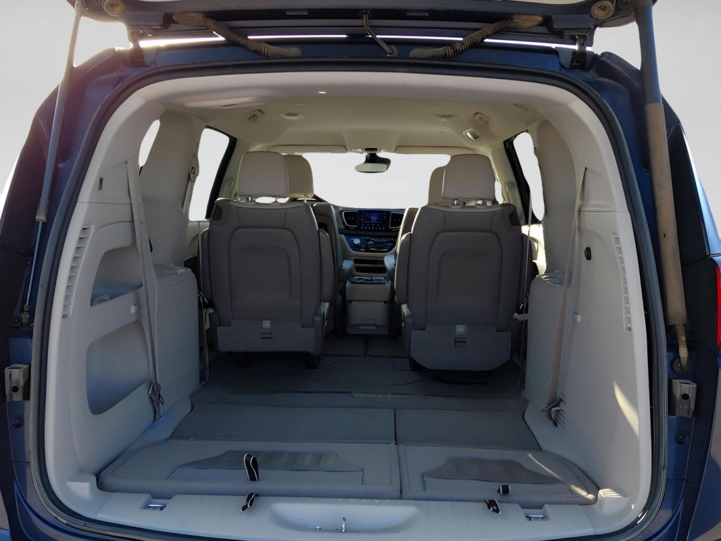 2017 Chrysler Pacifica Touring L Plus 23