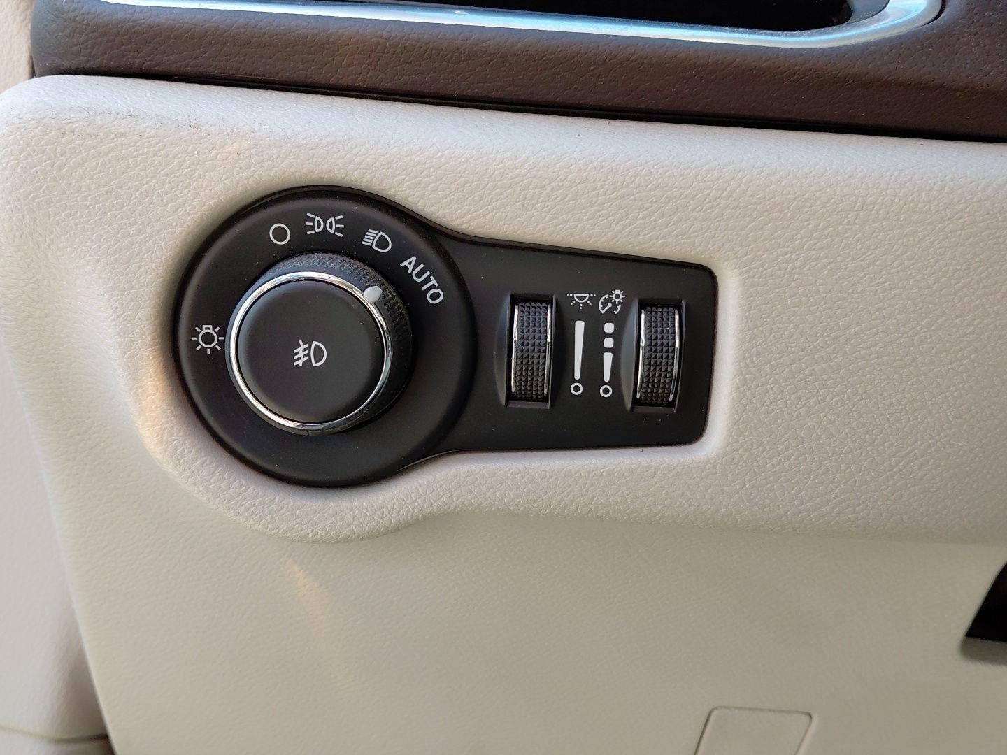 2017 Chrysler Pacifica Touring L Plus 28