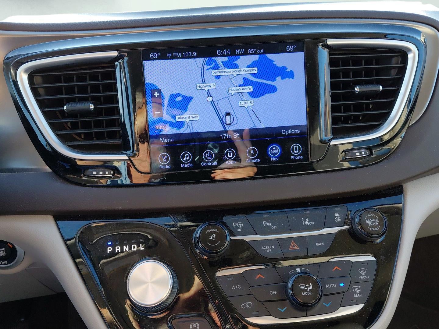 2017 Chrysler Pacifica Touring L Plus 31