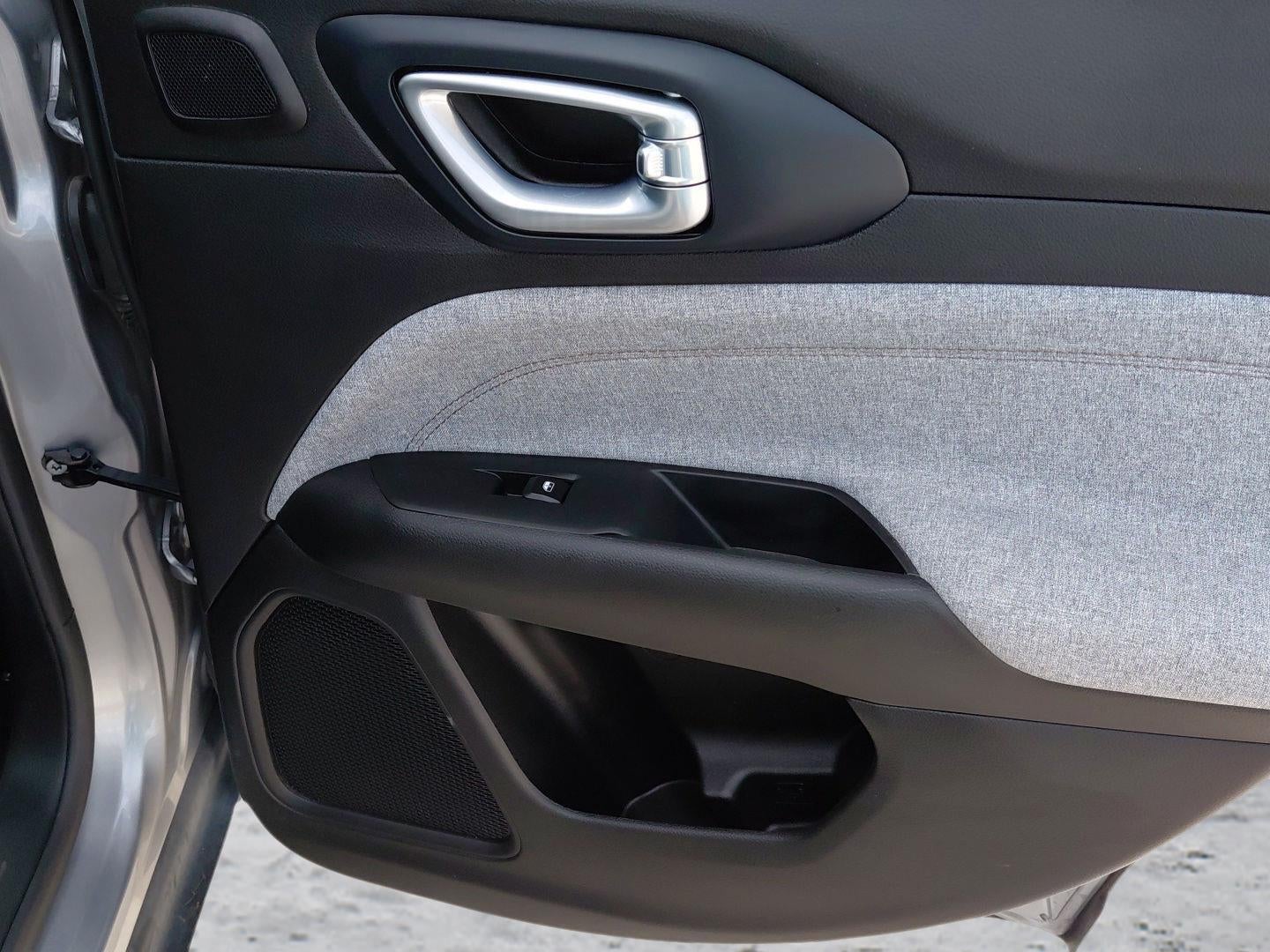 2023 Jeep Compass Latitude Lux 17