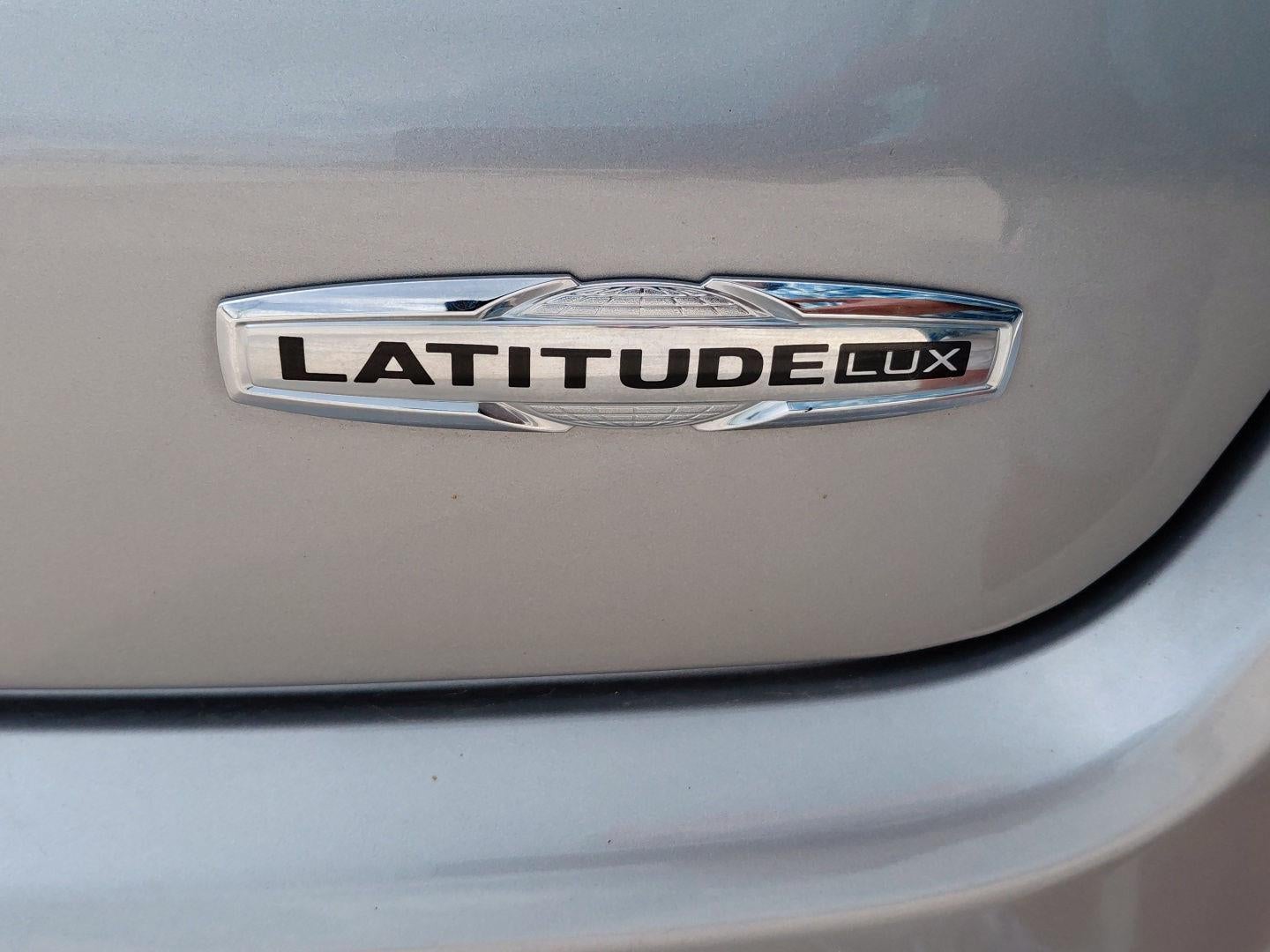 2023 Jeep Compass Latitude Lux 19