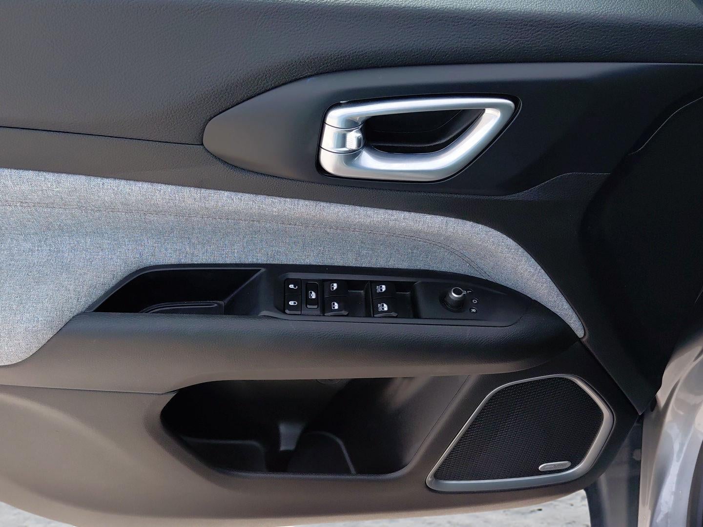 2023 Jeep Compass Latitude Lux 27