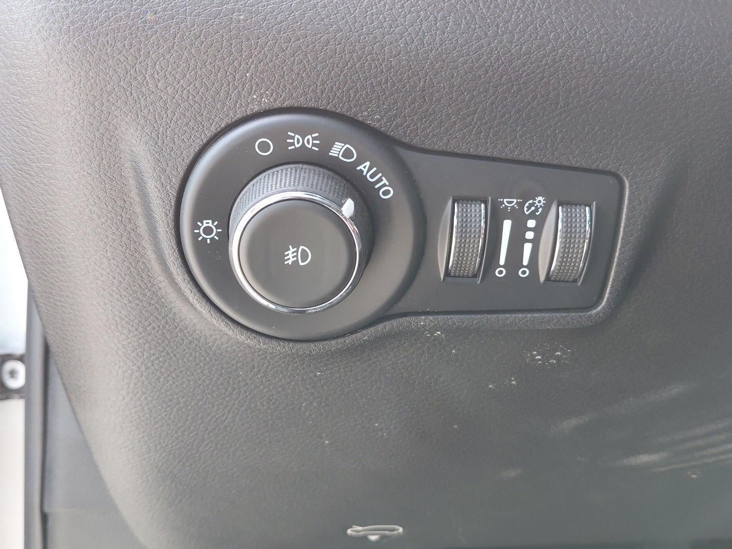 2023 Jeep Compass Latitude Lux 28