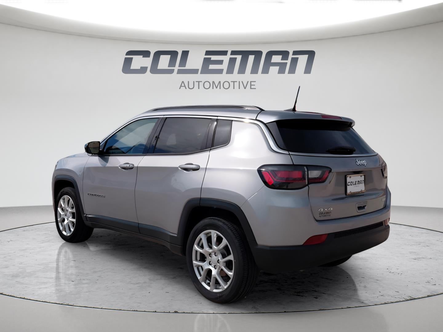 2023 Jeep Compass Latitude Lux 3