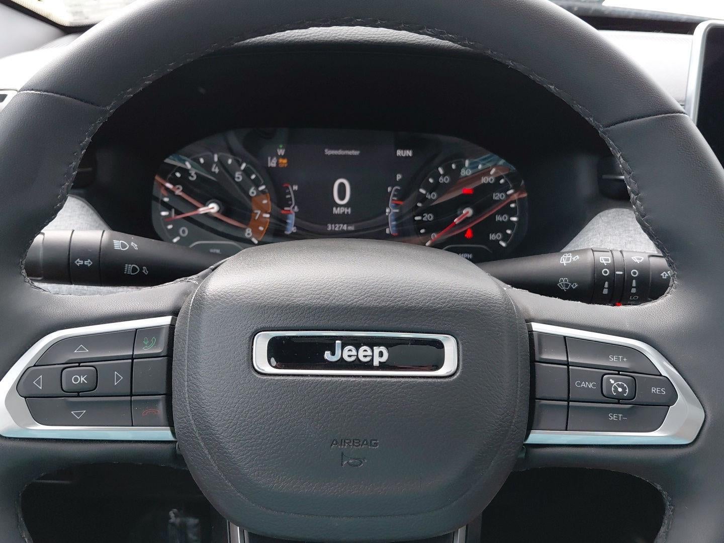 2023 Jeep Compass Latitude Lux 36