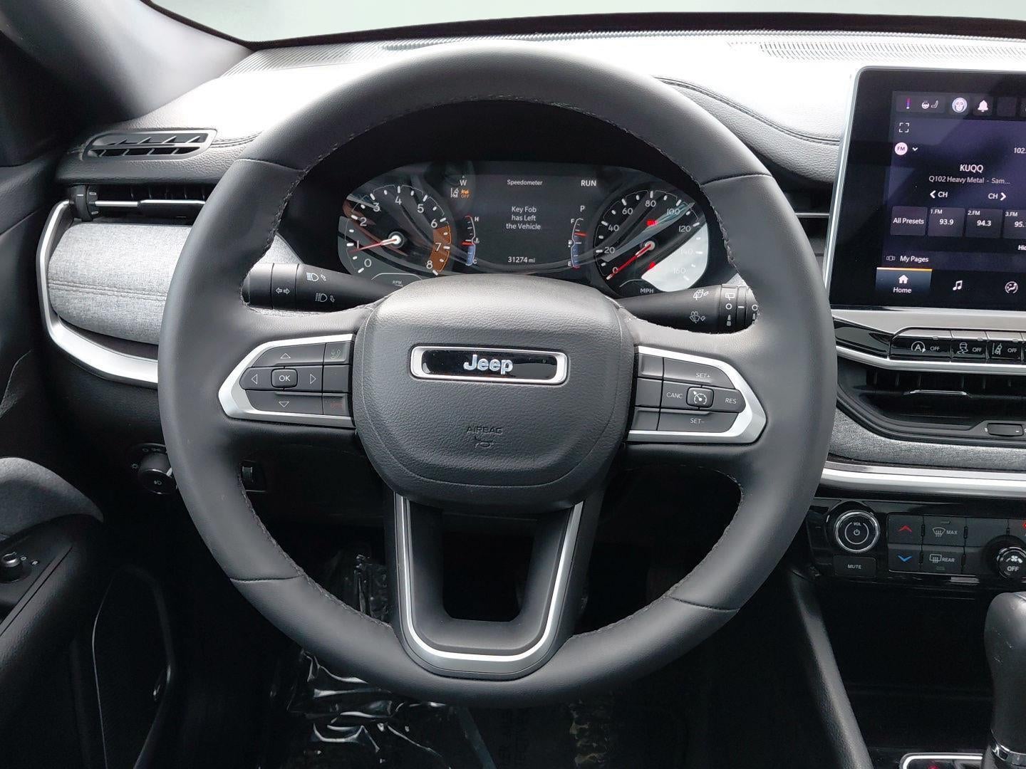 2023 Jeep Compass Latitude Lux 40