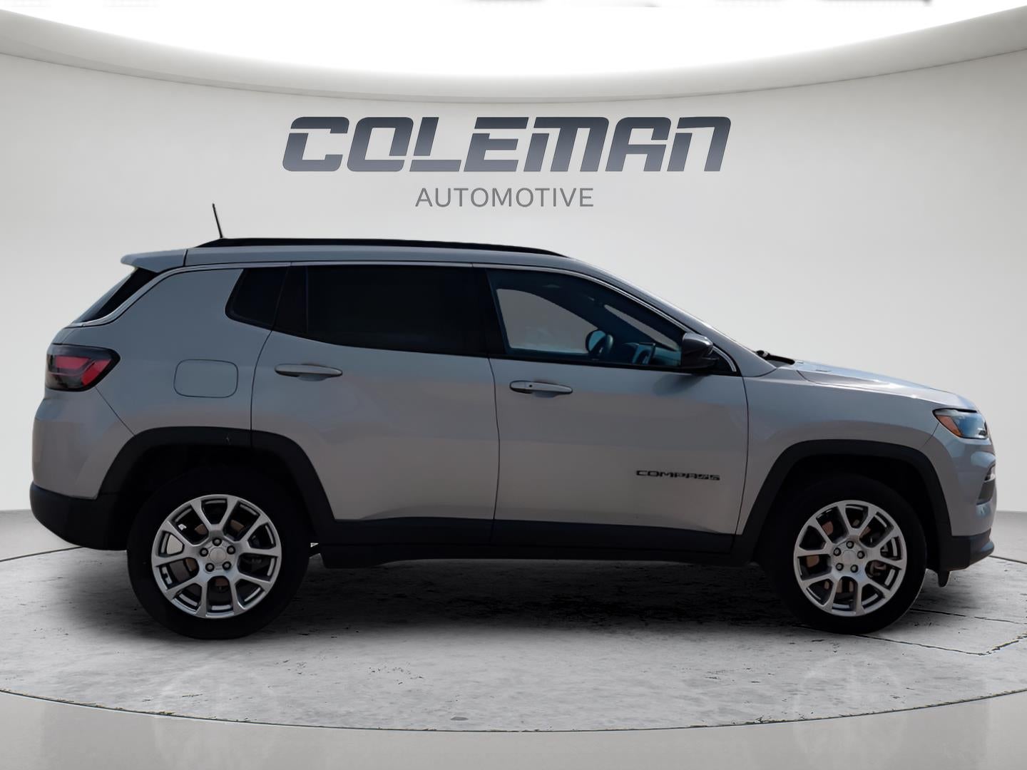 2023 Jeep Compass Latitude Lux 6