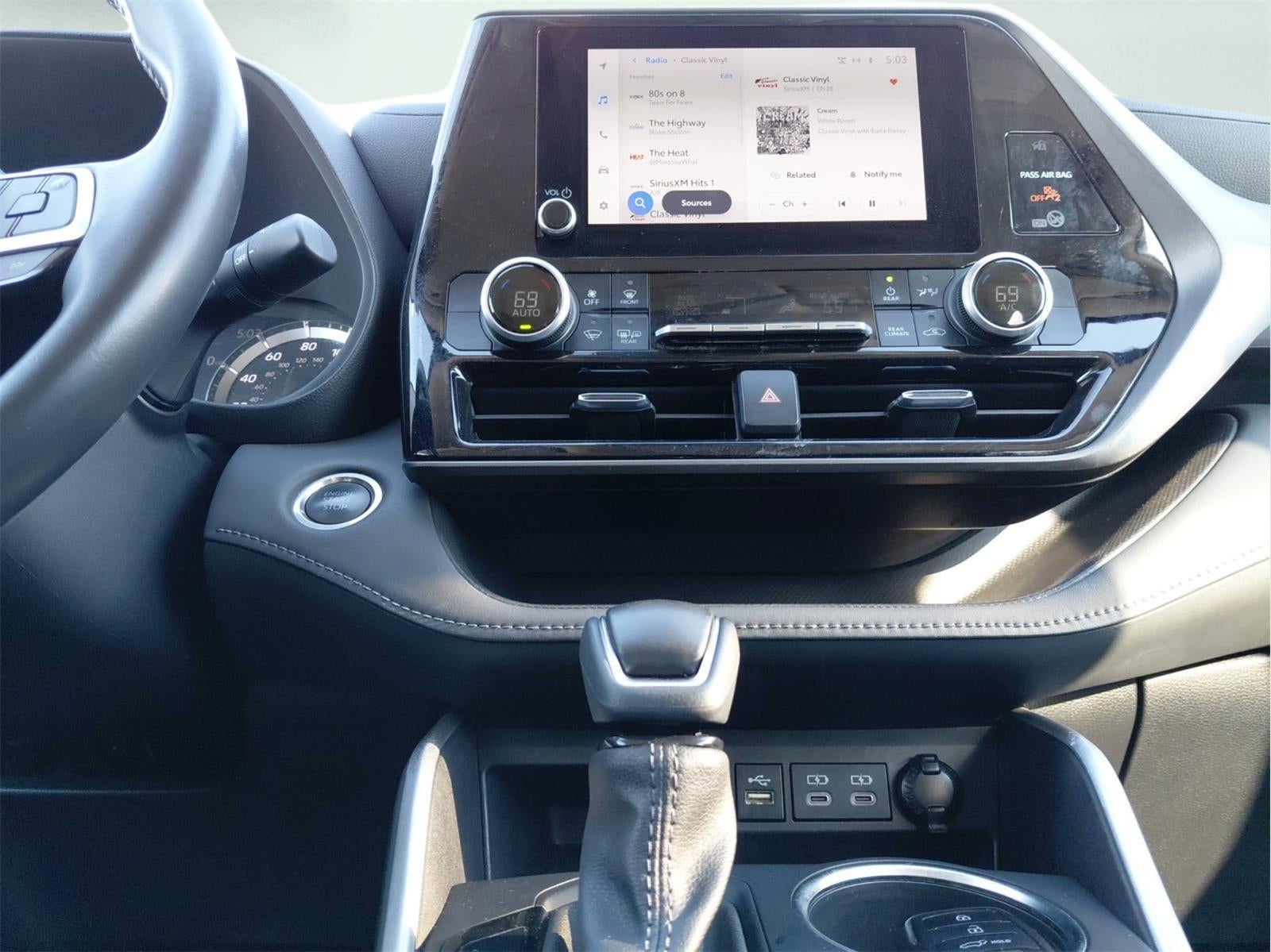 2024 Toyota Highlander LE