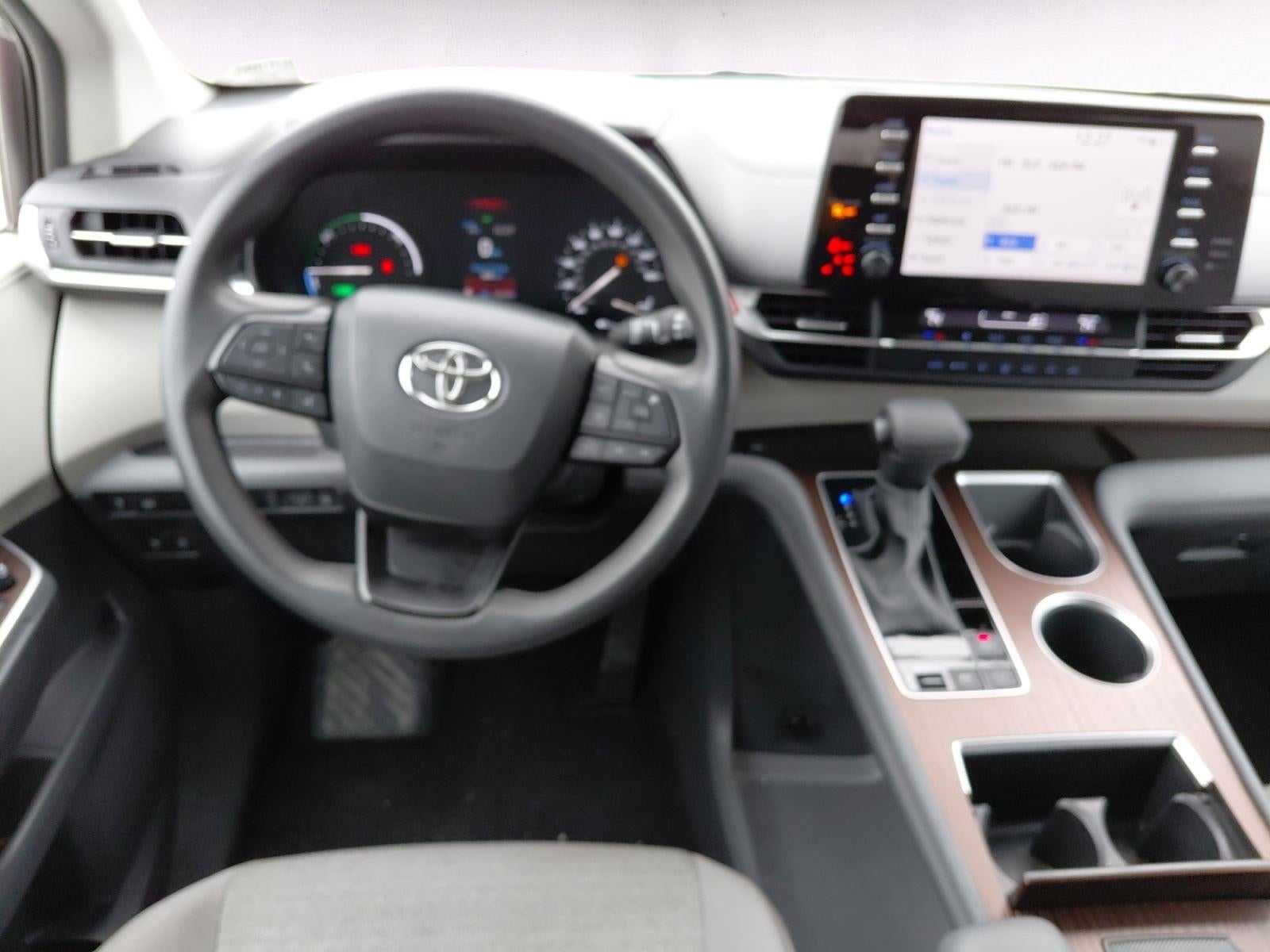 2024 Toyota Sienna LE