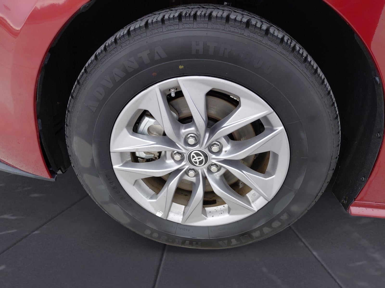 2024 Toyota Sienna LE