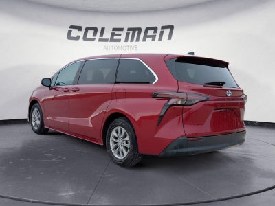 2024 Toyota Sienna LE