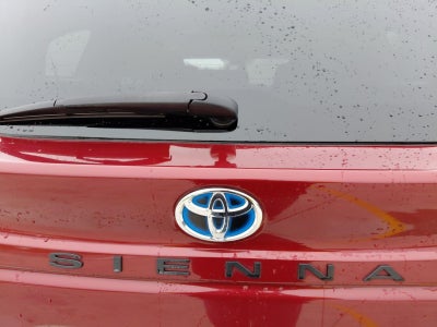 2024 Toyota Sienna LE