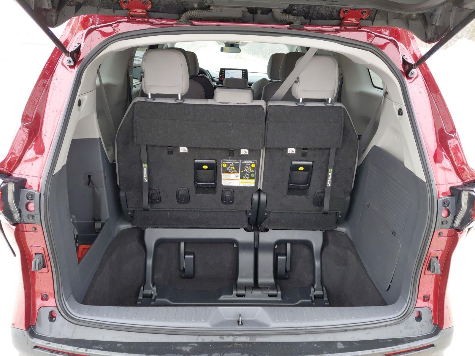 2024 Toyota Sienna LE