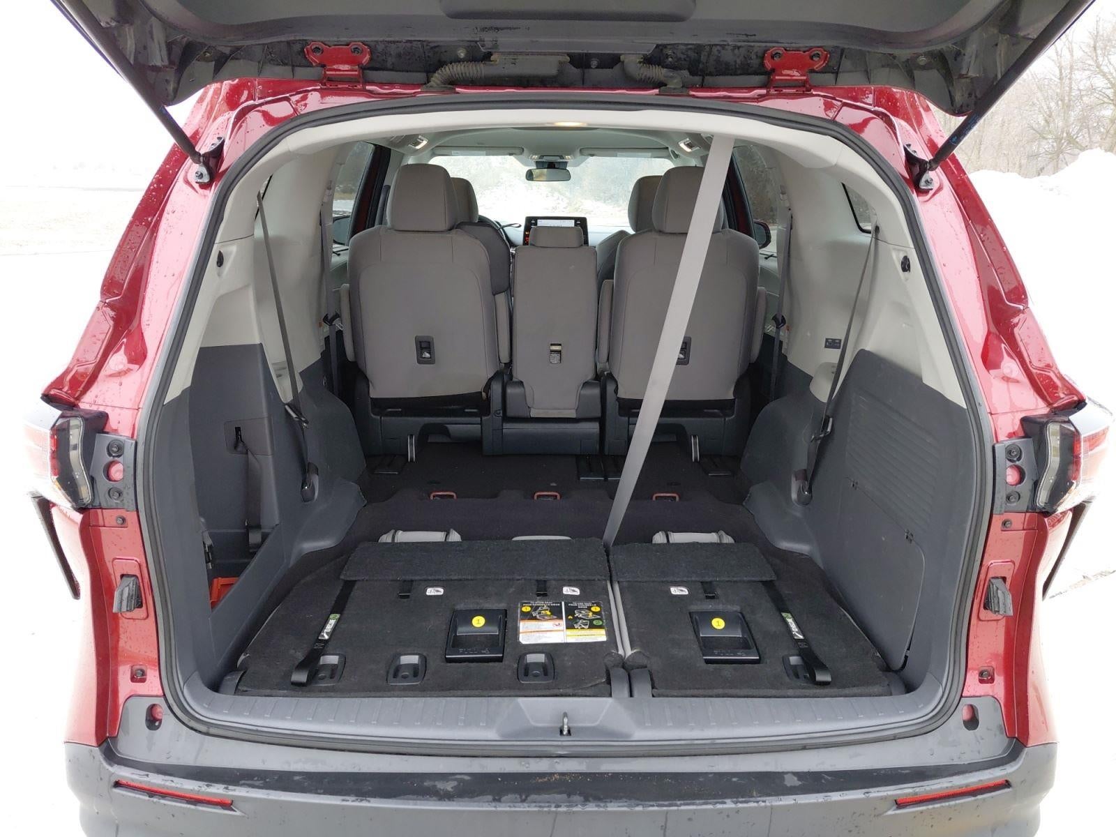 2024 Toyota Sienna LE