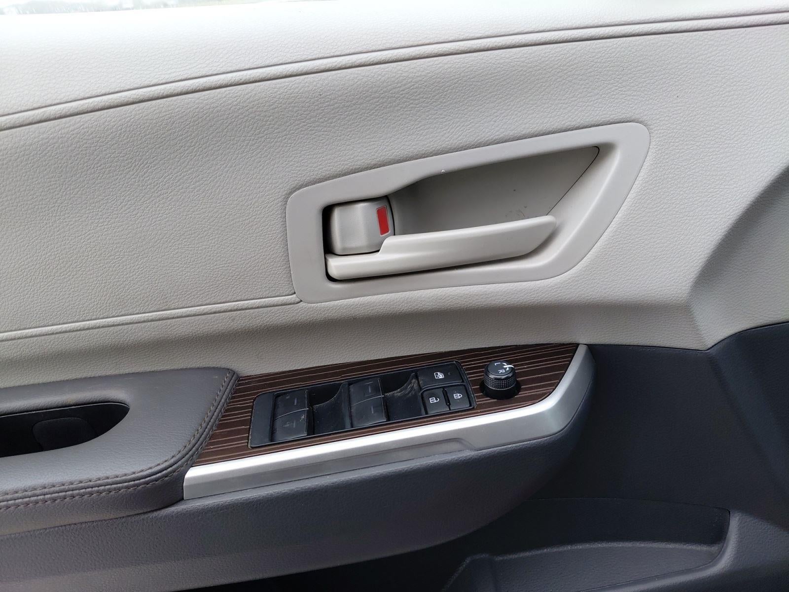 2024 Toyota Sienna LE