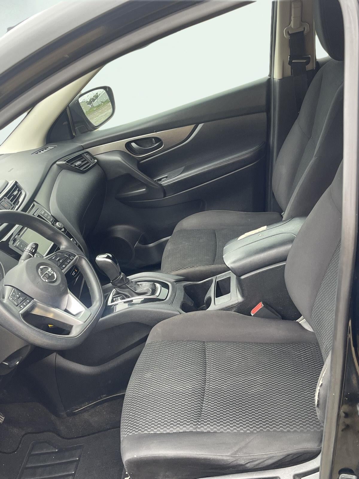 2020 Nissan Rogue Sport S 2
