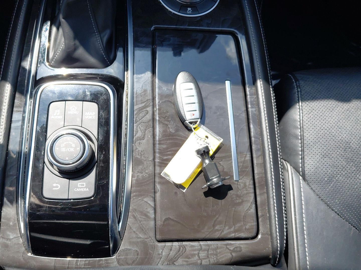 2024 INFINITI QX80 LUXE