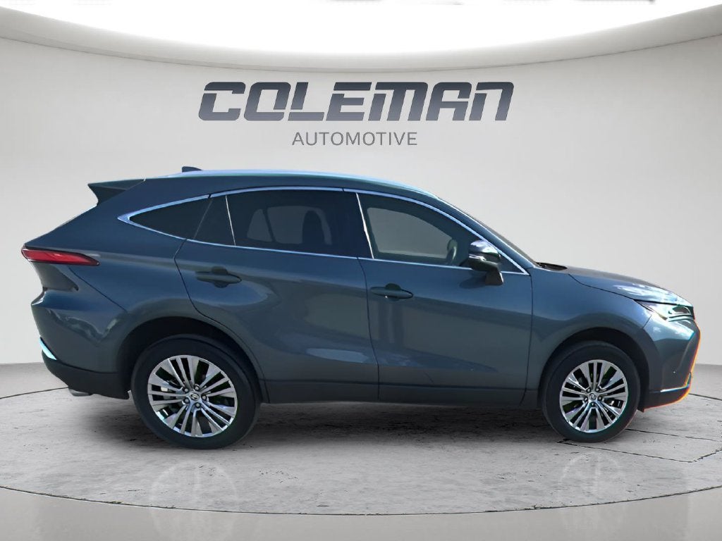 2022 Toyota Venza XLE