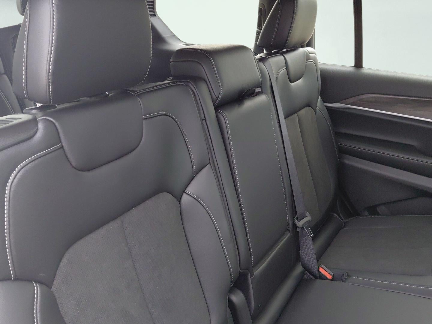 2027 Jeep Grand Cherokee L Laredo Altitude 15