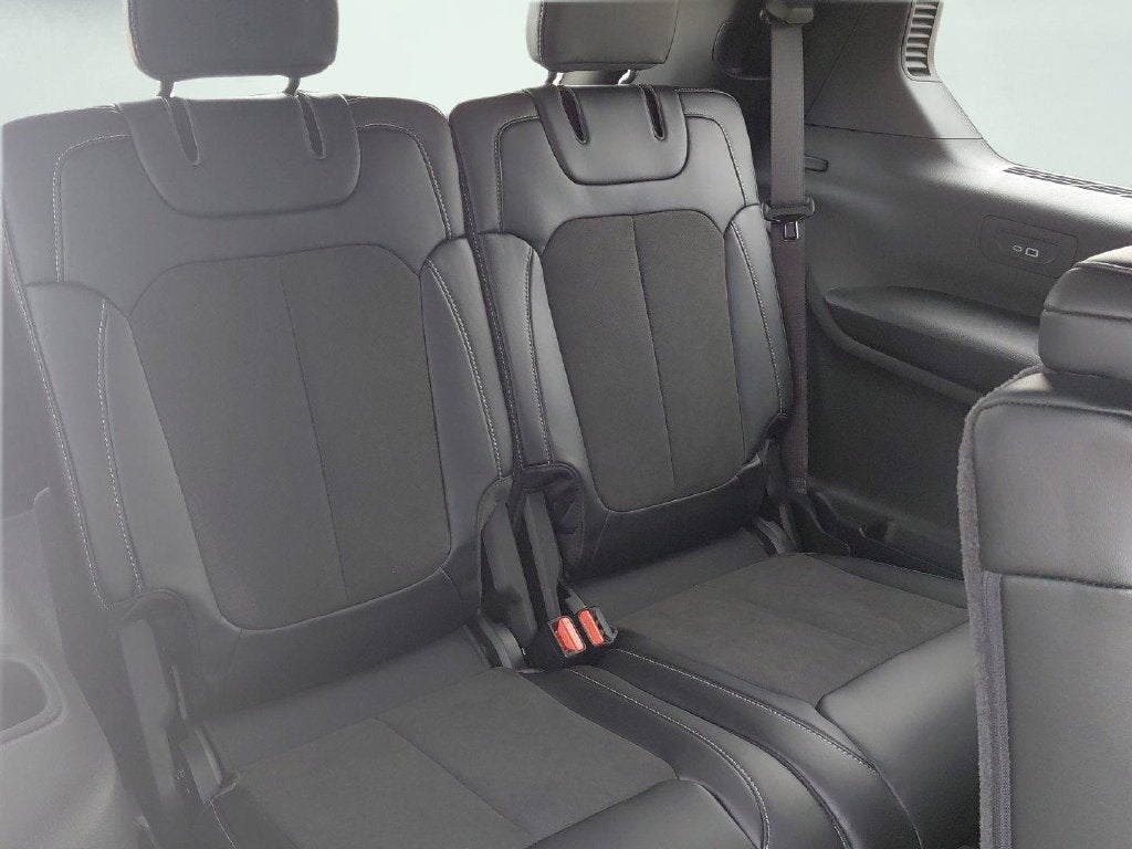 2027 Jeep Grand Cherokee L Laredo Altitude