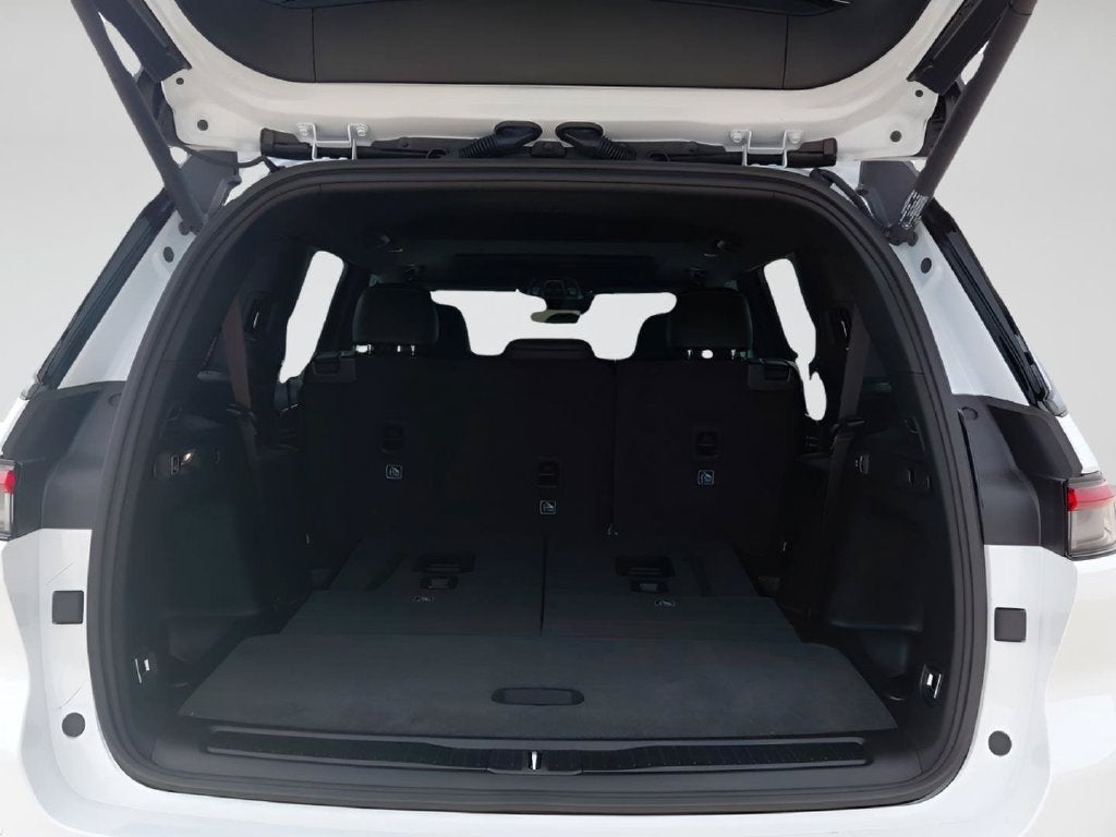 2027 Jeep Grand Cherokee L Laredo Altitude