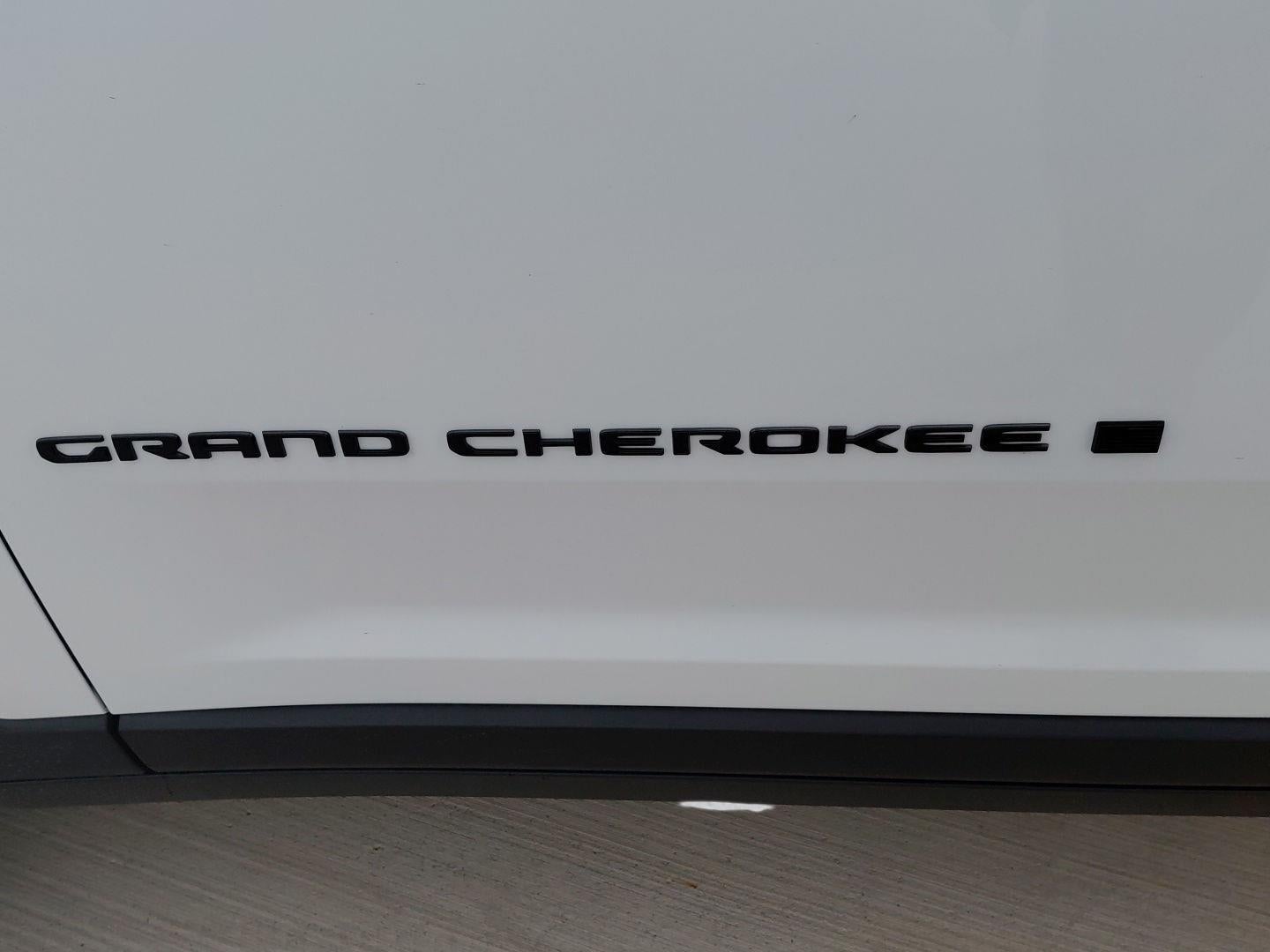2027 Jeep Grand Cherokee L Laredo Altitude 26