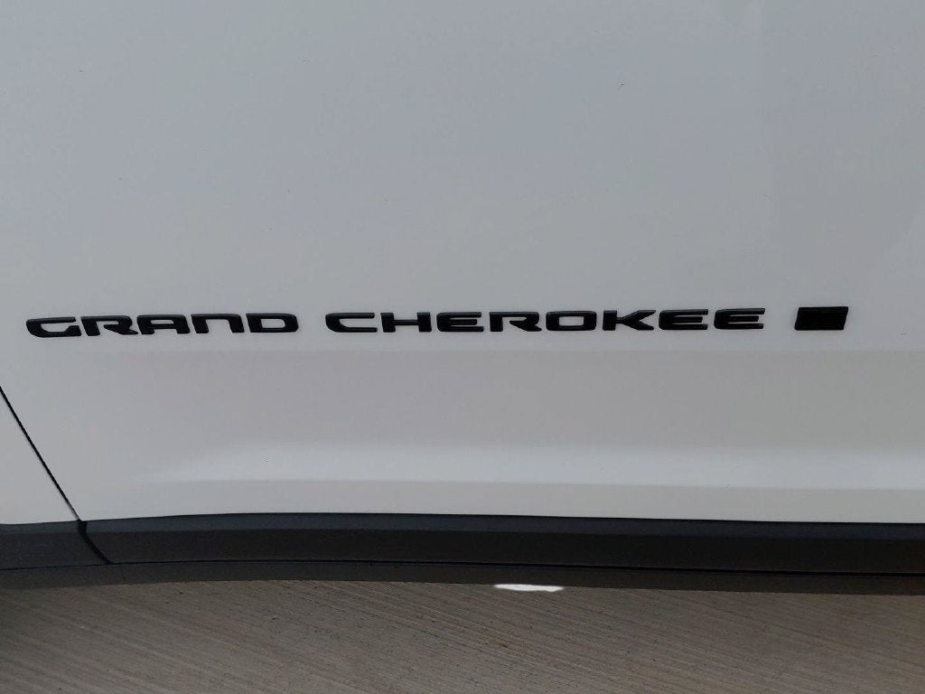 2027 Jeep Grand Cherokee L Laredo Altitude